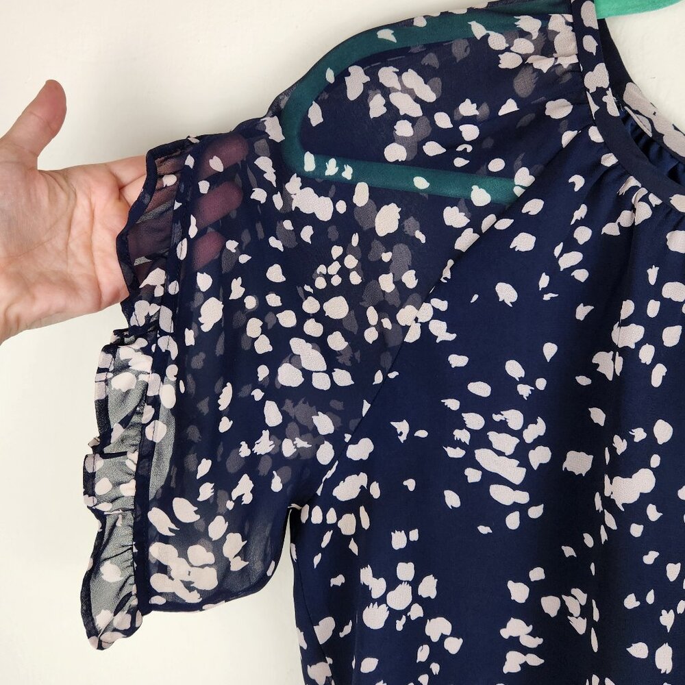 Madewell Ruffle Sleeve Blouse Top in Drifting Petals Paintbrush Dot Navy sz M - Picture 6 of 12